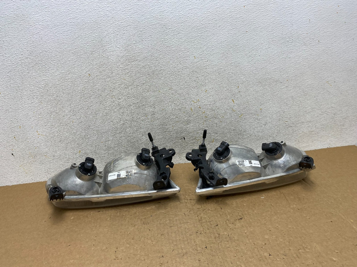 2000 to 2001 Toyota Camry Front Left+Right Side Headlights AI3654 DW5