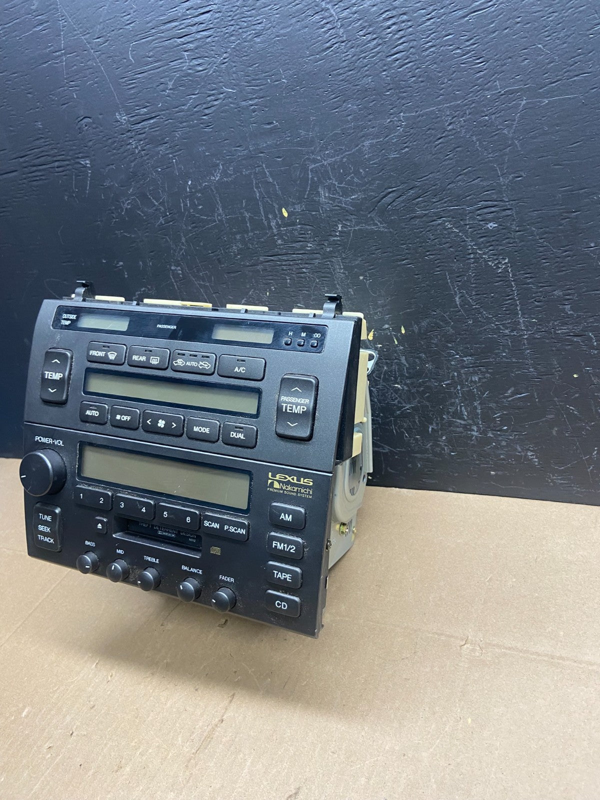 1998 to 2000 Lexus LS400 Dual Climate Control Radio Receiver AB9367 DG1