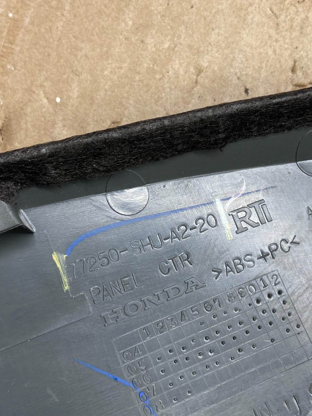 2005 to 2010 Honda Odyssey  Radio Climate Control Dash Trim Bezel AB5445 DG5