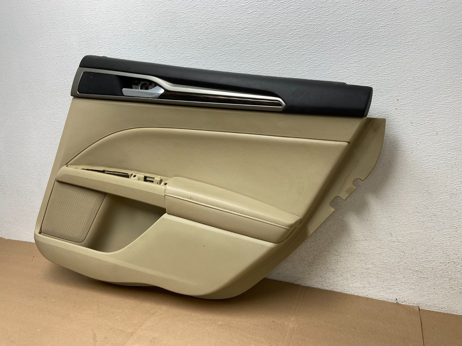 2013 to 2014 Ford Fusion Rear Right Passenger Interior Door Panel AG4514 DG1