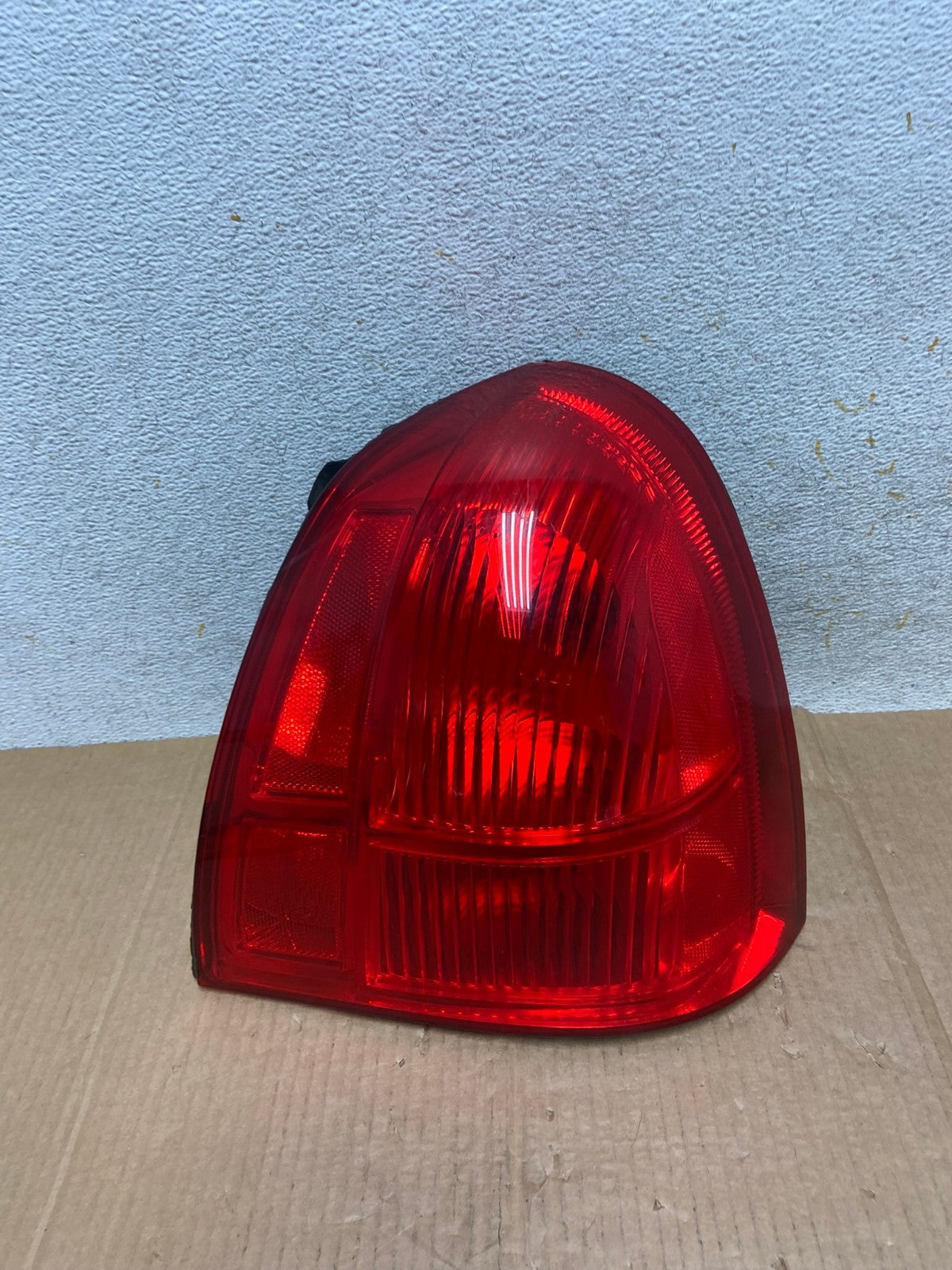 2003 to 2011 Lincoln Town Car Right Passenger Rh Tail Light AI5771 LK0