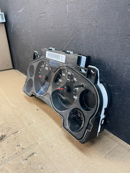2007 to 2013 Chevrolet Silverado Suburban Cluster Gauge Speedometer OE ac4946 DG2