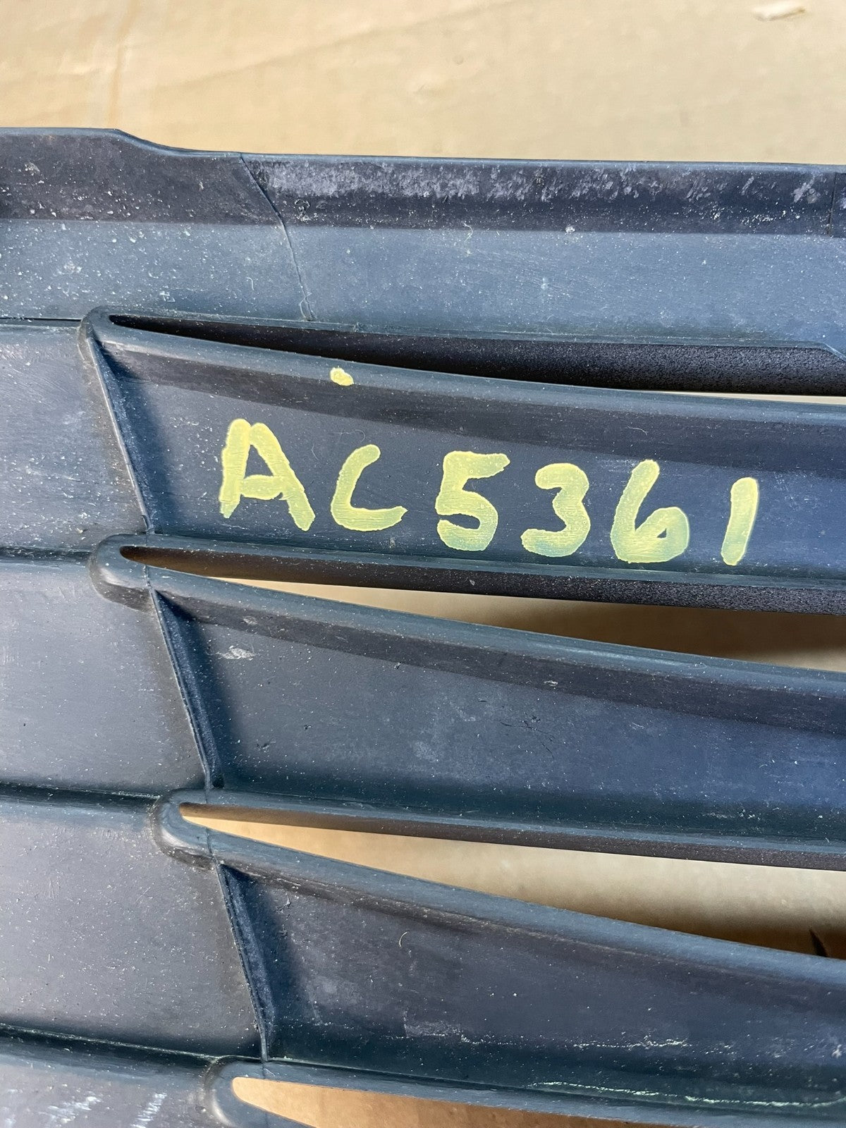 2007 - 2009 Infiniti G35 G37 Sedan Front Upper Grill Grille AC5361 DG7