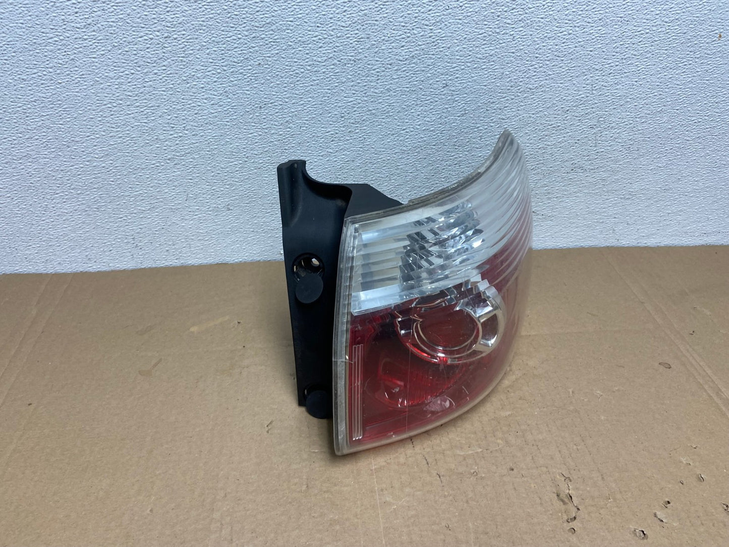 2007 to 2012 GMC Acadia Halogen Tail Light Right Passenger RH Side AC3780 LK2