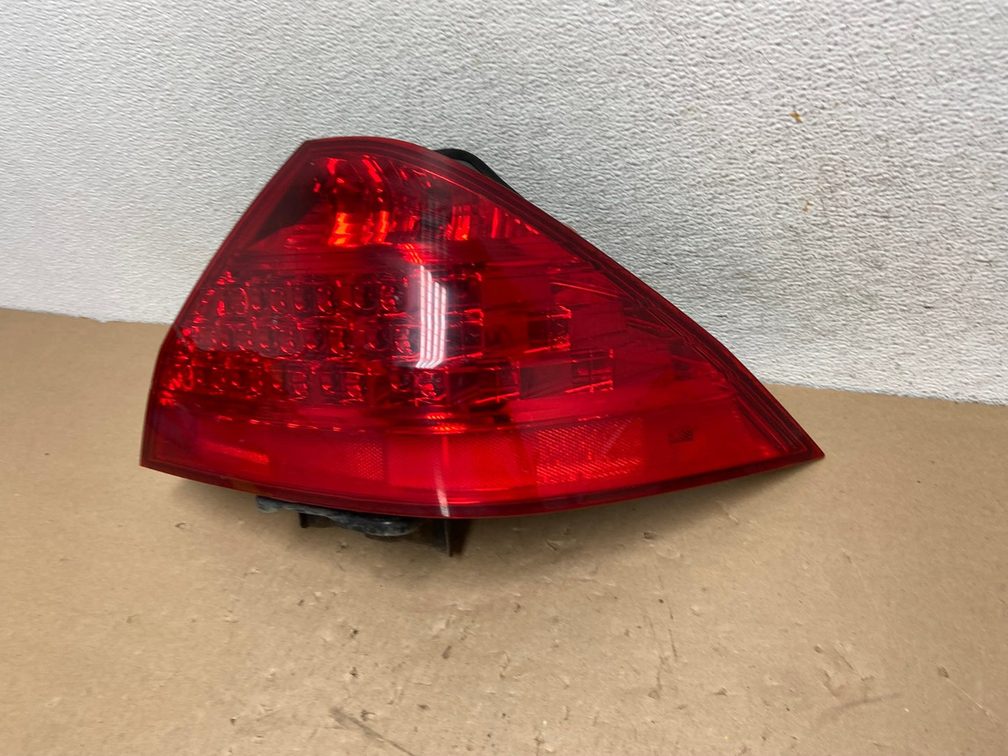 2006 - 2007 Honda Accord Right Passenger Side Tail light AG4123 LK1