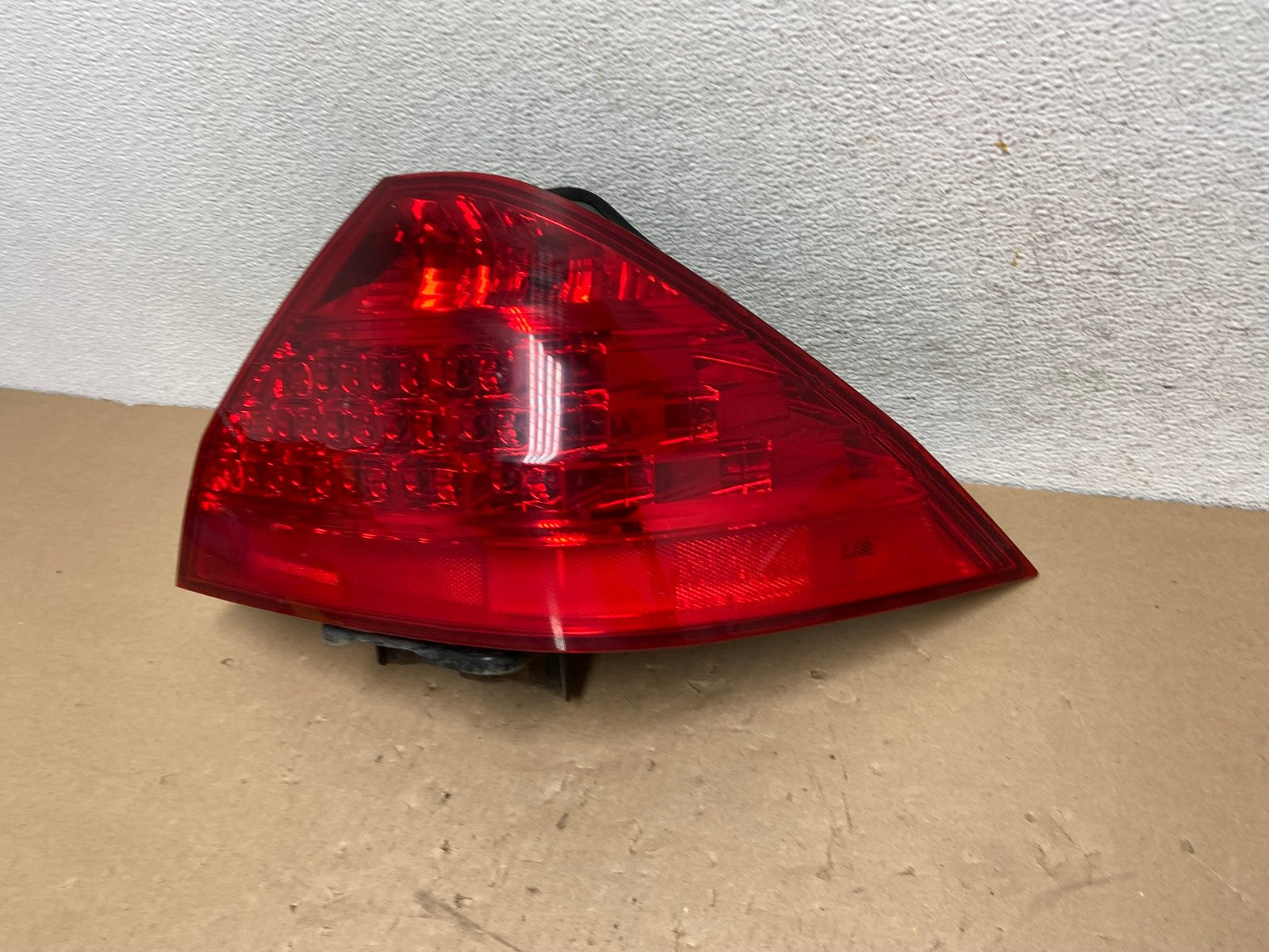 2006 - 2007 Honda Accord Right Passenger Side Tail light AG4123 LK1