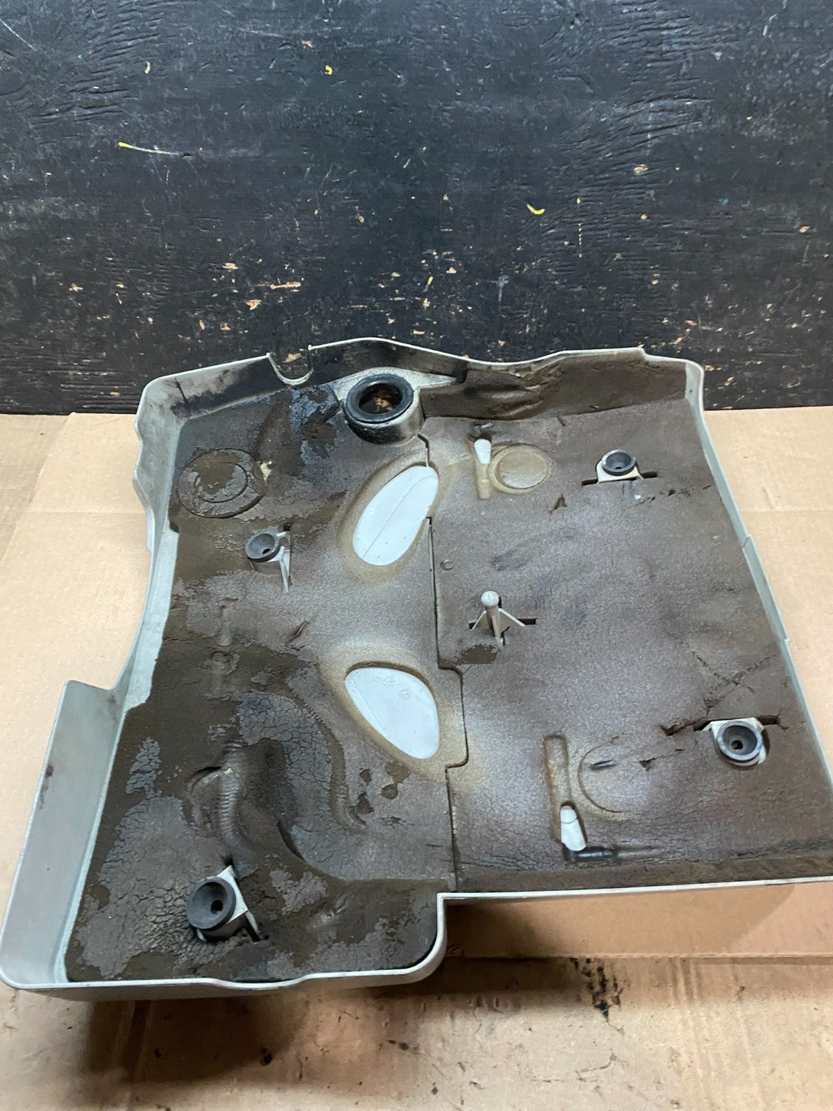 2004 to 2007  Cadillac CTS 3.6L Plastic Engine Cover Shield W2453 DG7