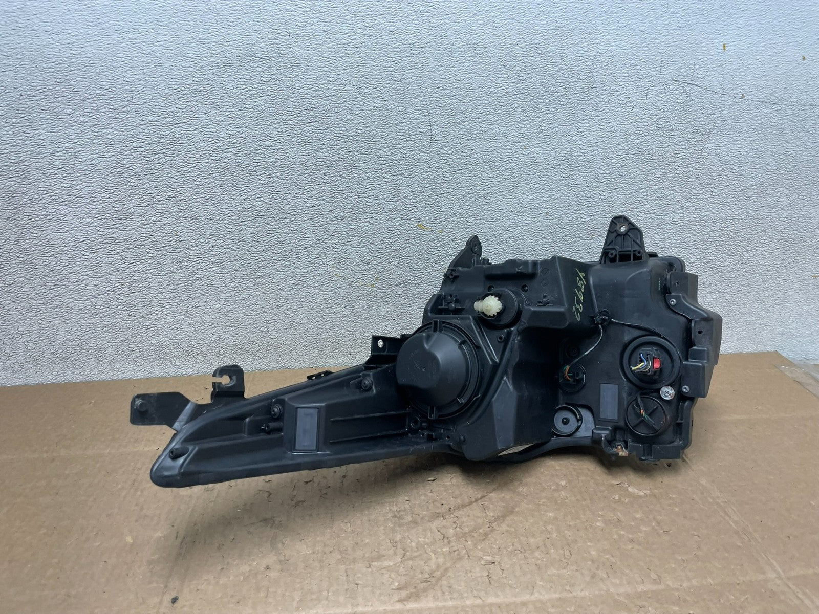 2013 to 2018 Cadillac Ats Left Driver LH Side Halogen Headlight OEM Y8932 DW6