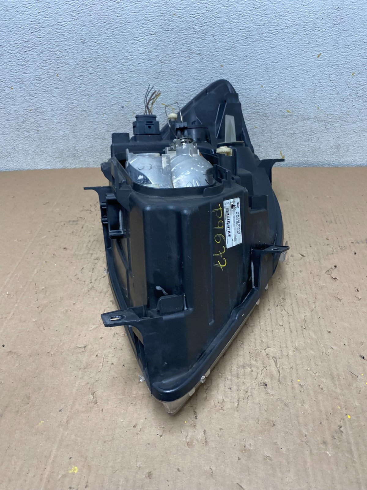 2007 to 2013 Mercedes Sprinter Headlight Left Driver Side Halogen P9677 DW12