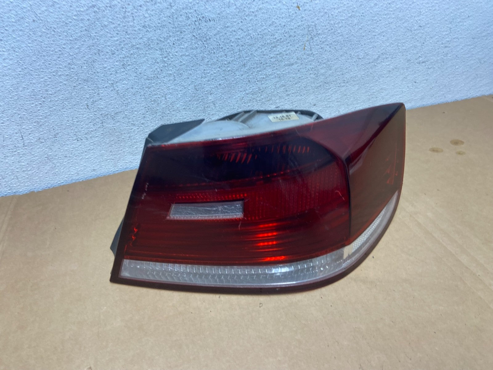 2007 to 2010 BMW M3 328i 335i Coupe Right Passenger RH Tail Light AD2568 DW0