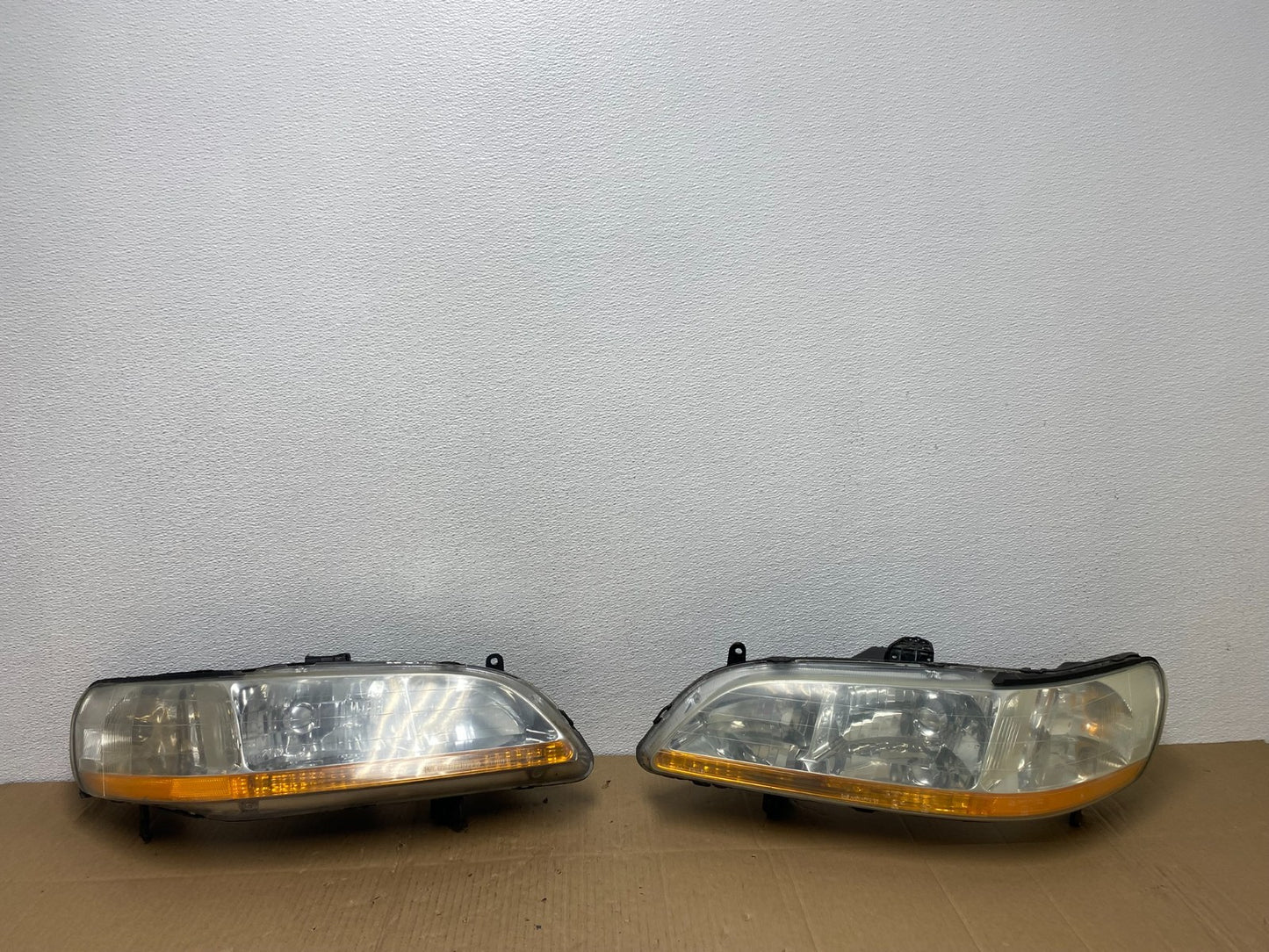 1998 to 2002 Honda Accord Left+Right Set Side Headlights AD2358 DW0