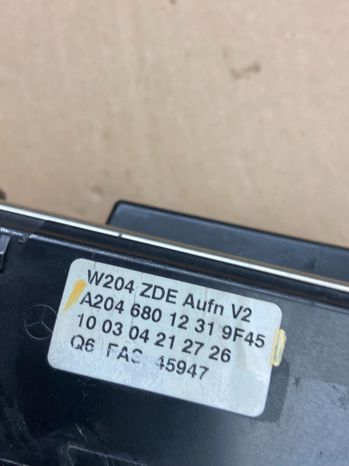 2008-2011 Mercedes W204 C300 Navigation Display Screen Monitor w/Cover AI6212 DG7