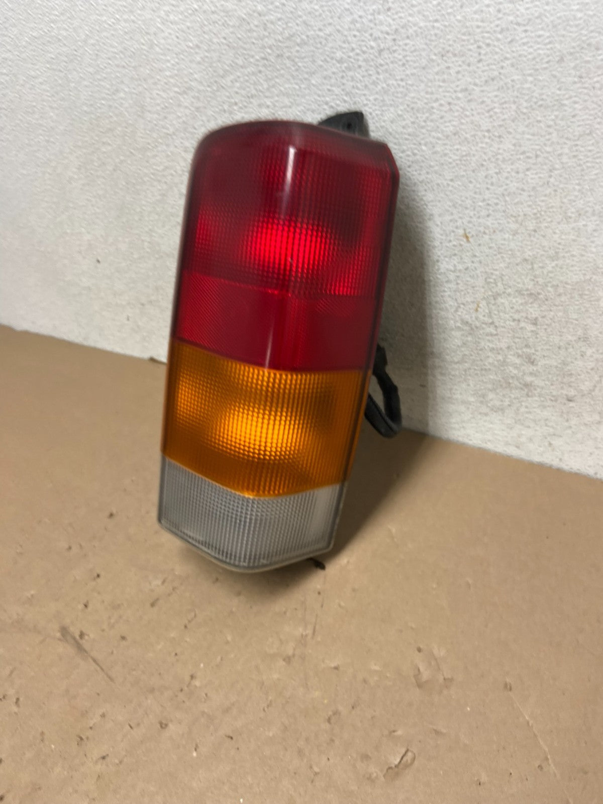 1997 to 2001 Jeep Cherokee Right Passenger Side Tail Light AG4102 PS1