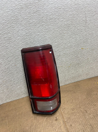 1985 to 1993 Chevrolet S10 S15 SONOMA Right Passenger Tail Light AA64242
