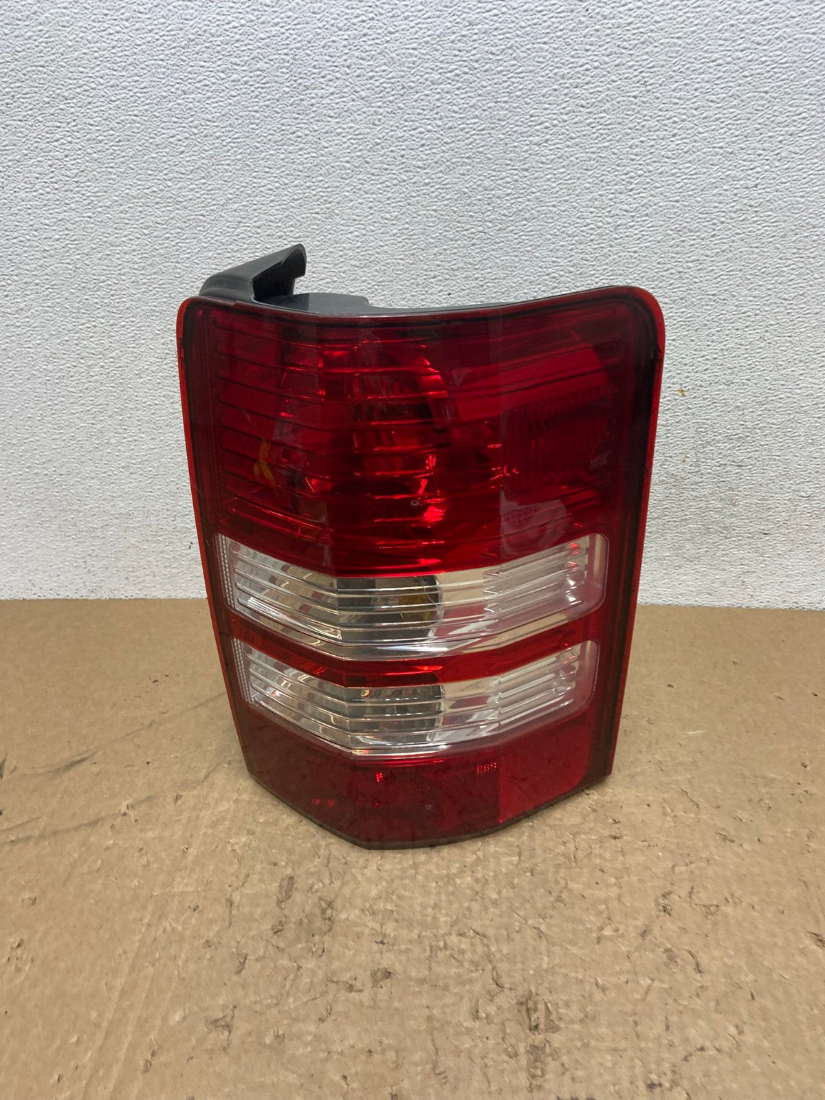 2008 to 2012 Jeep Liberty Right Passenger RH Side Tail Light AG1392 LK0