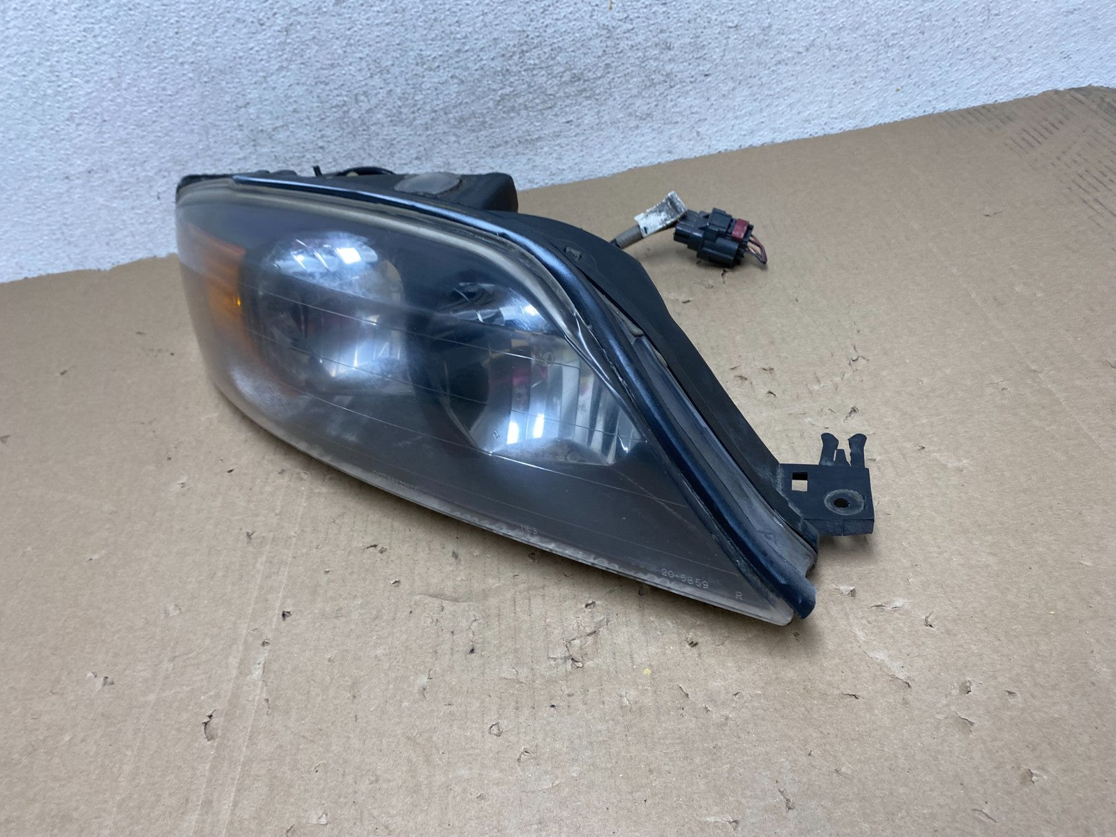 2000 to 2002 Lincoln Ls Right Passenger RH Side Headlight Halogen TYC AG6921 DW1
