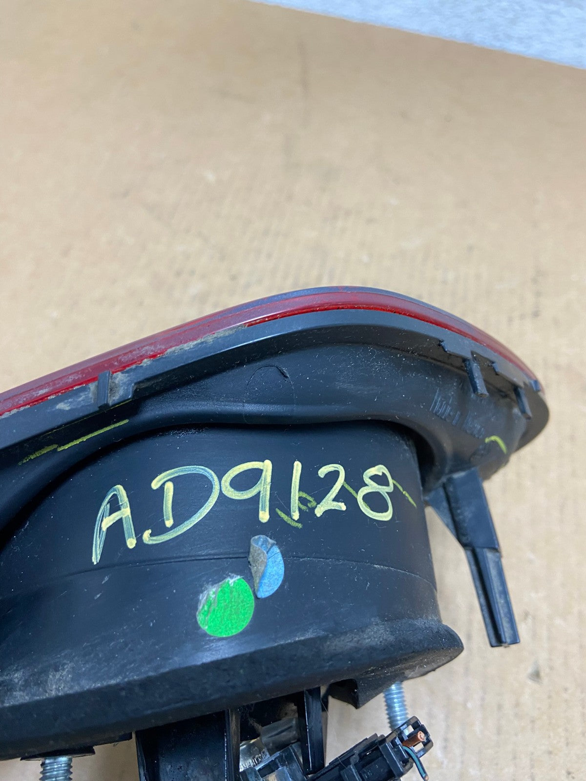 2008-2010 Volkswagen Jetta Sedan Right Passenger Inner Tail Light AD9128 LK6