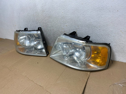 2003 - 2006 Ford Expedition Left+Right Side Headlights Halogen AI1148 DW1