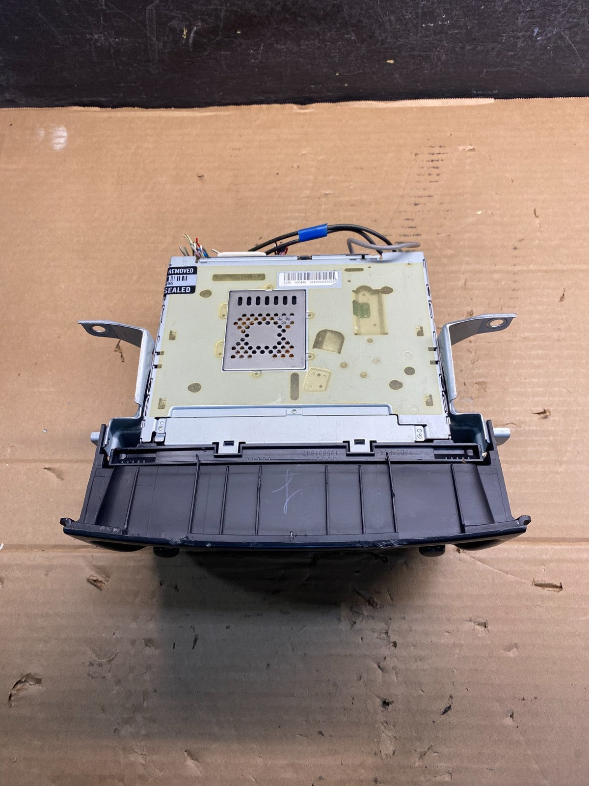 2004 to 2010 Toyota Sienna AM FM CD Mp3 Radio Screen Display AD7615 DG4