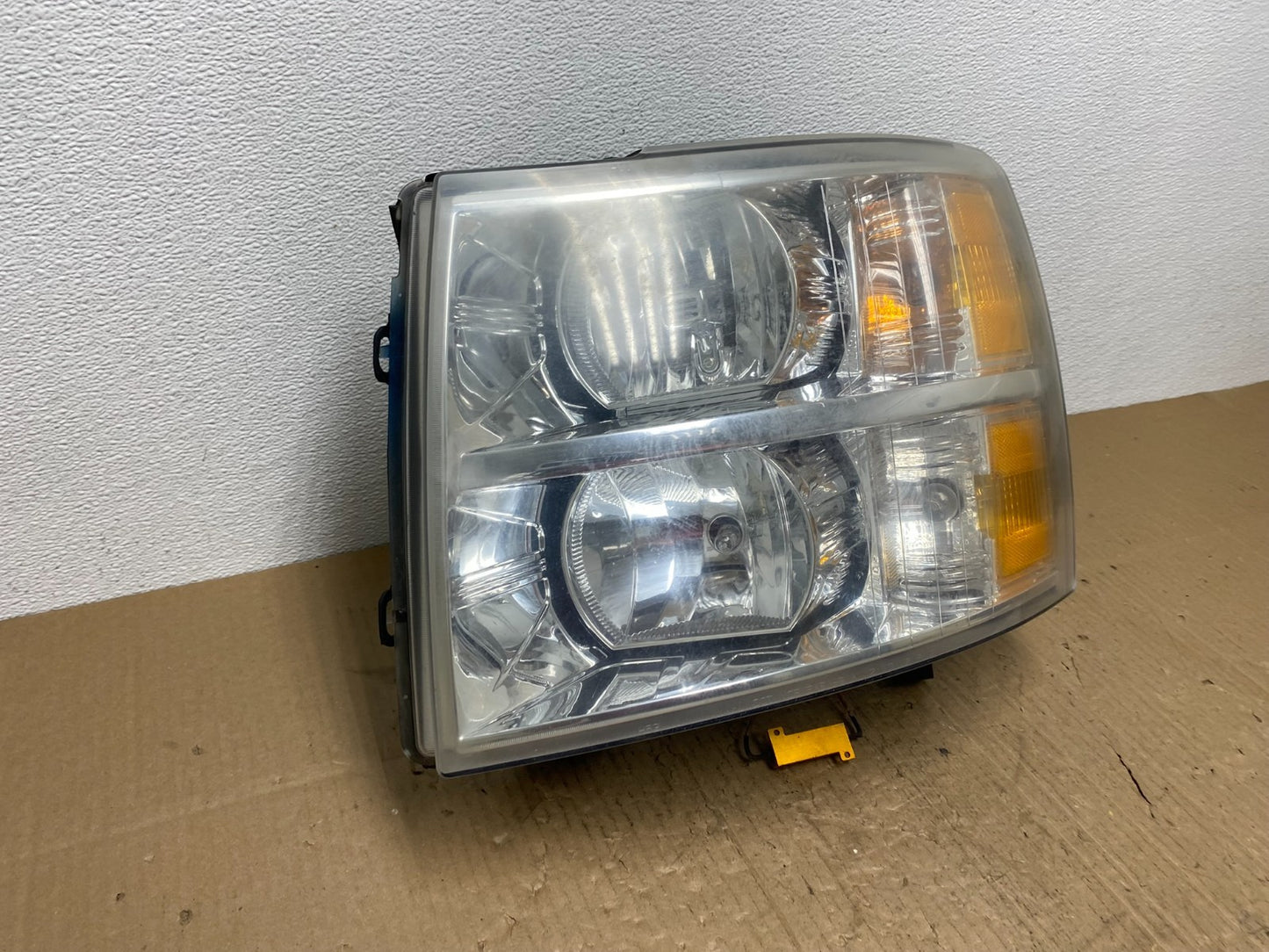 2007 to 2014 Chevrolet Silverado Left Driver Lh Side Headlight Oem AB8442 DW2