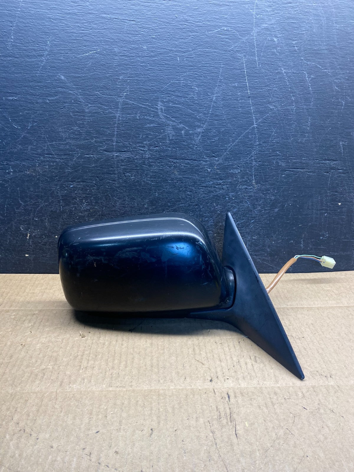 2000 to 2004 Subaru Legacy Right Passenger RH Door Mirror AG7293 DW0