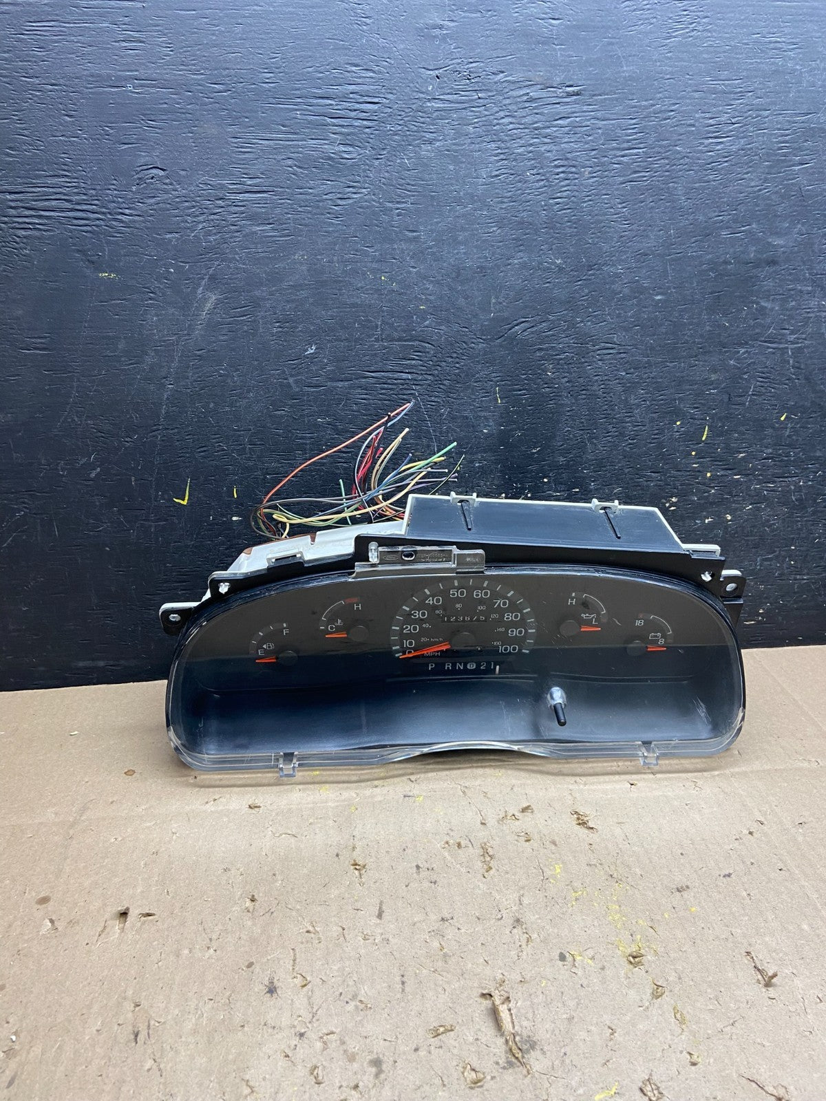 1997 - 2003 Ford Econoline E150 E250 Van Speedometer Instrument Cluster u4985 DG0