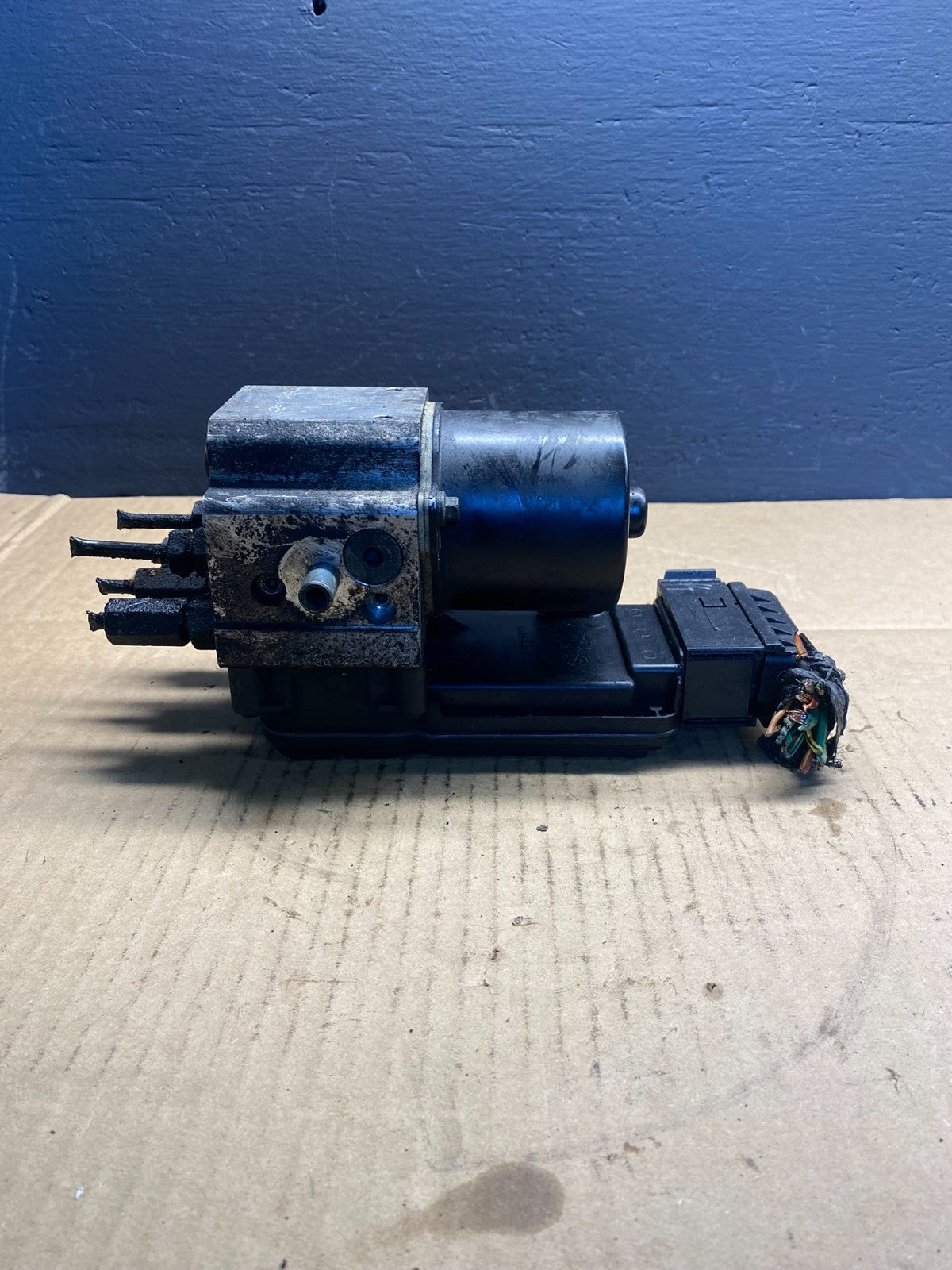 2003 2007 Ford E250 E350 Anti-Lock ABS Antilock Brake Pump ab7426 DG4