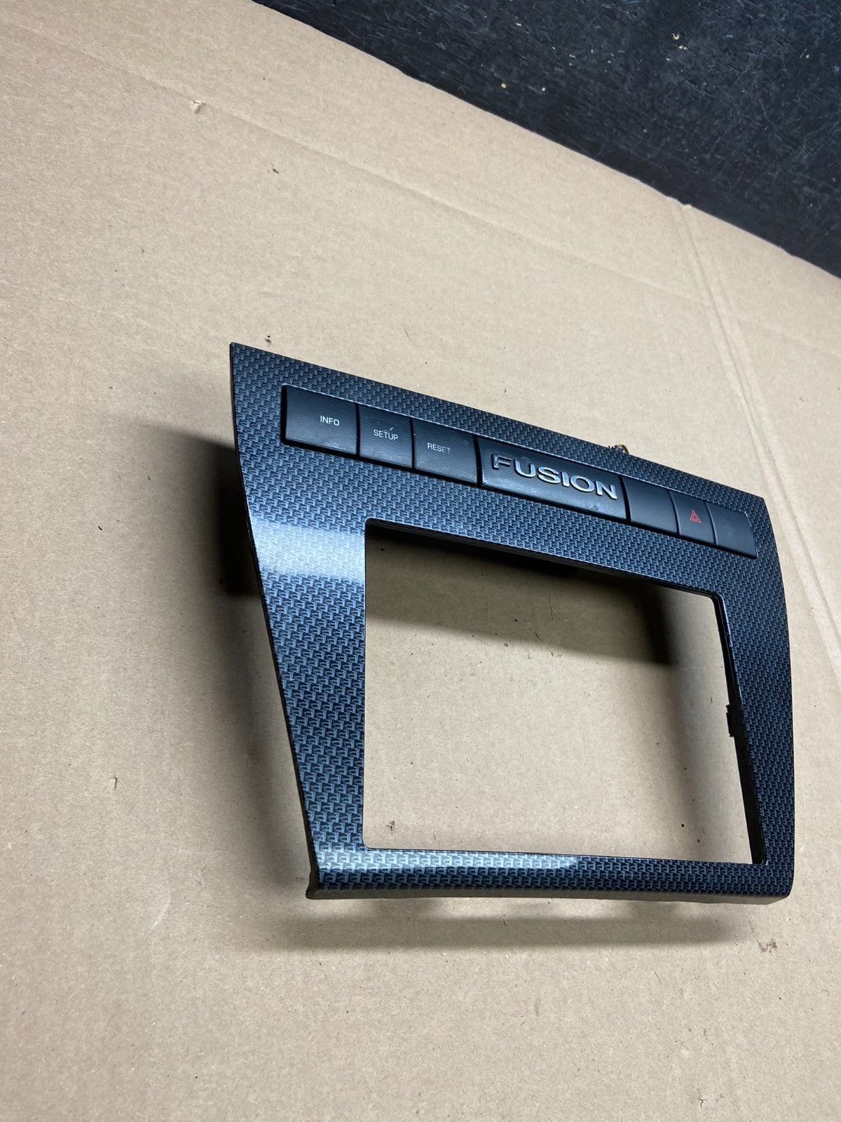 2006 to 2009 Ford Fusion Center Dash Radio Bezel Trim ai6218 DG2