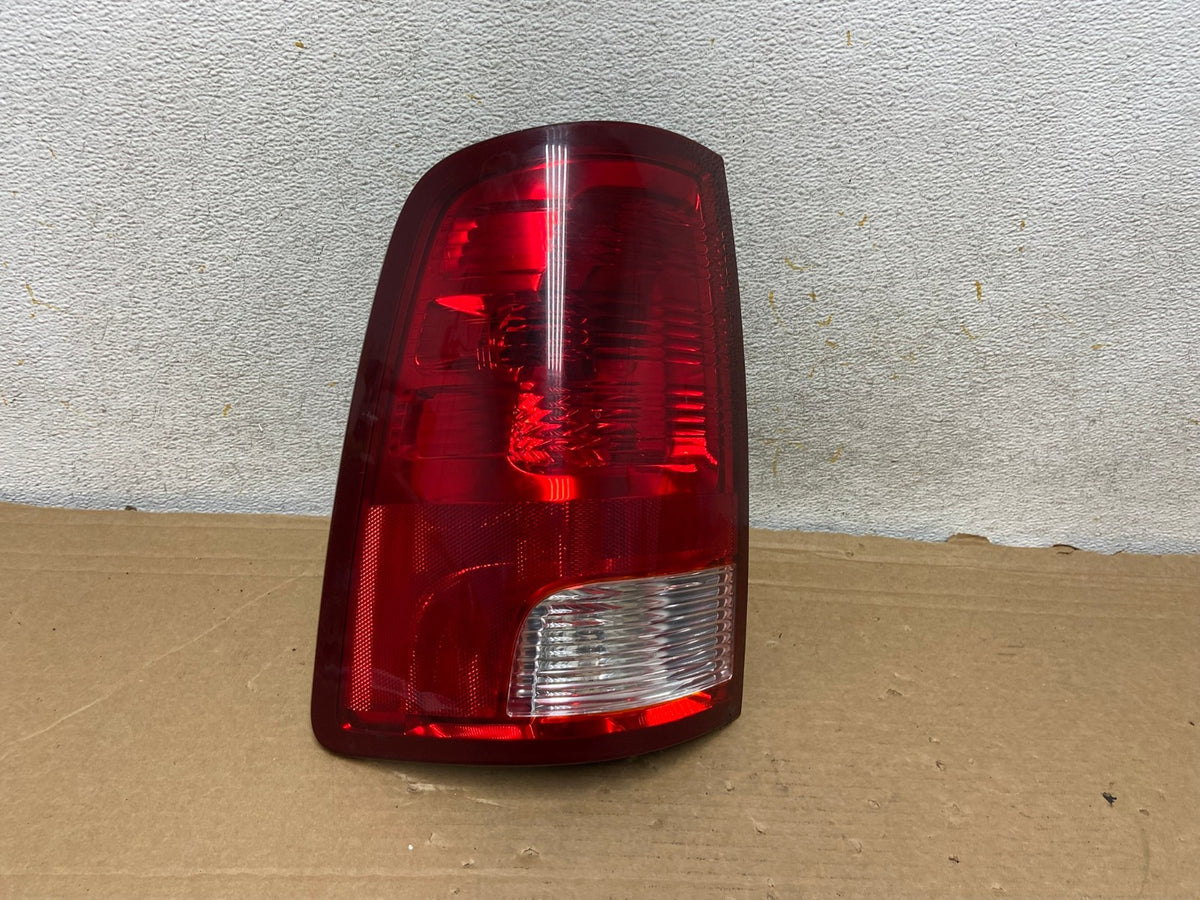 2010 to 2018 Dodge Ram 1500 Left Driver LH Side Tail Light AH8337 LK0