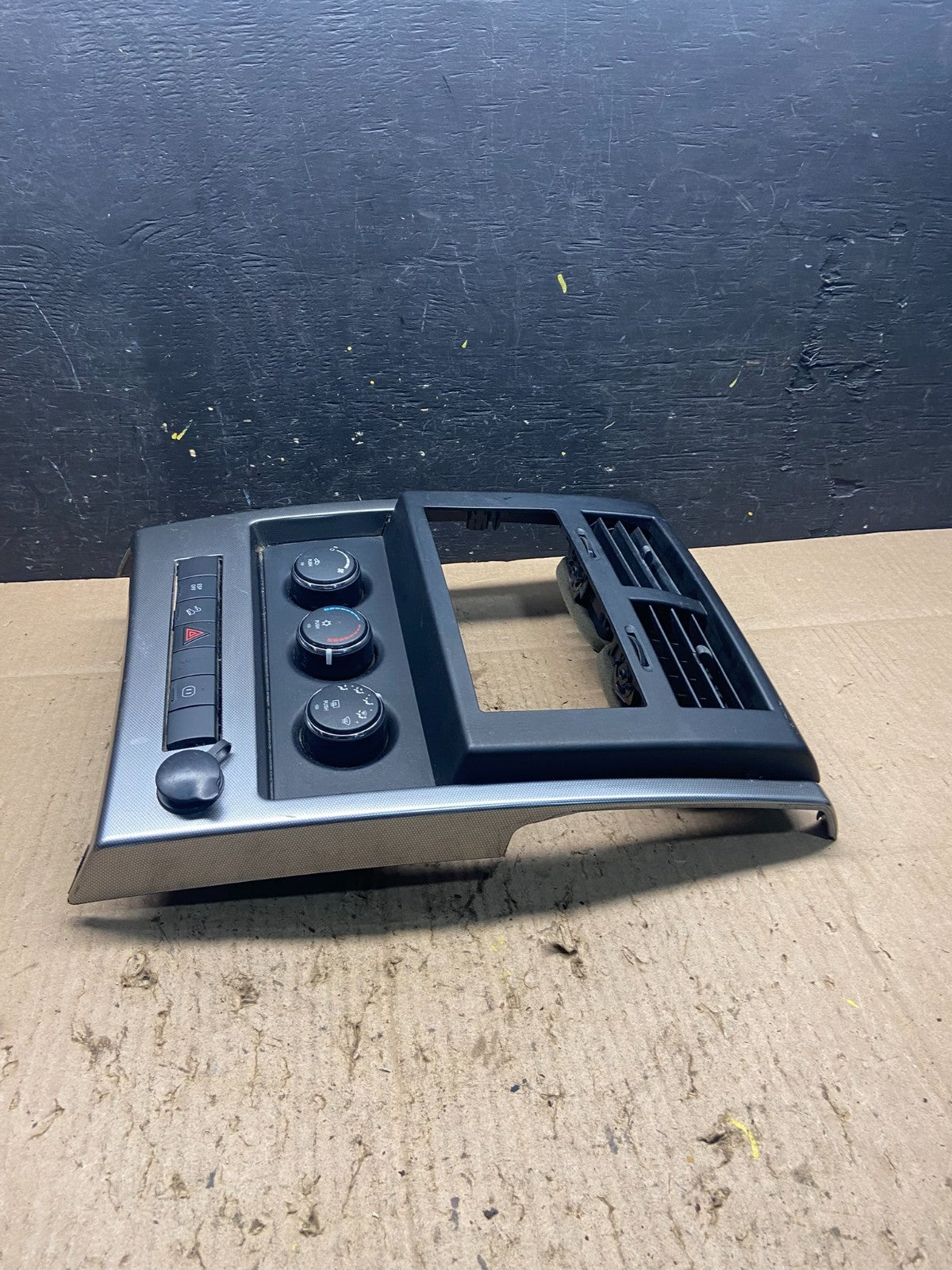 2008 to 2012 Jeep Liberty Dash Climate Temperature Control Radio Bezel Q1044 DG4