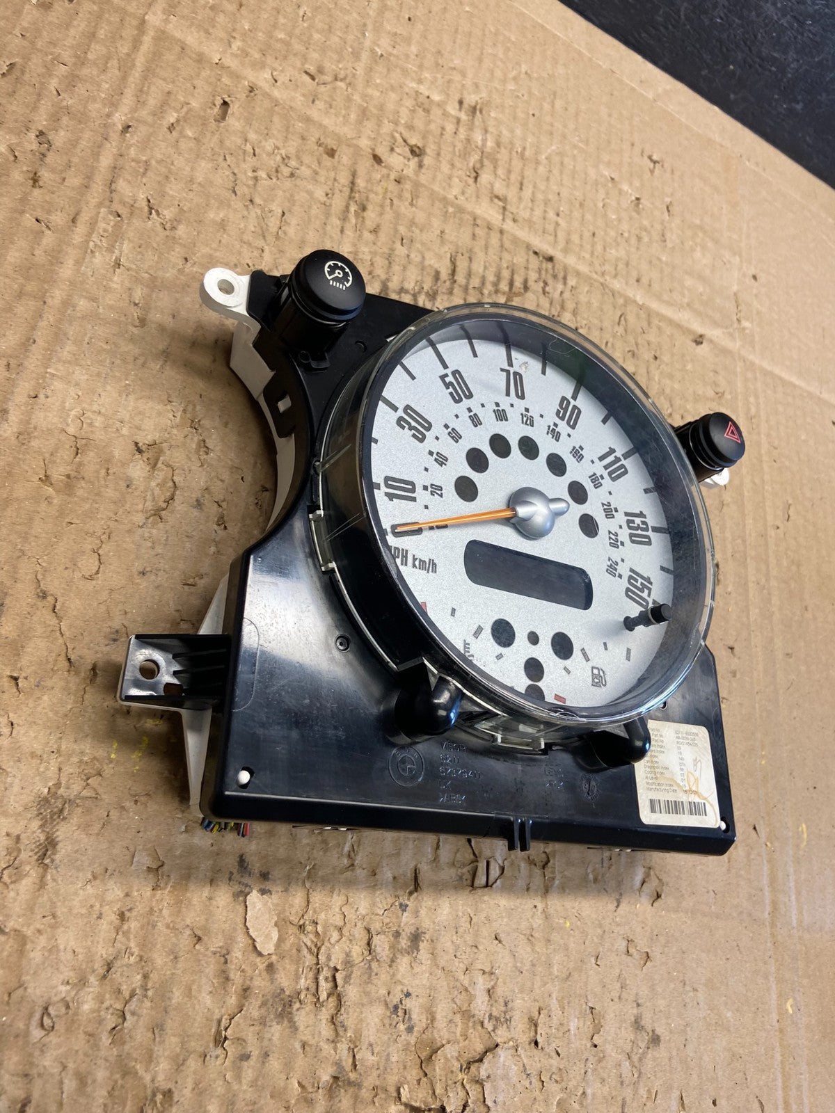 2007 - 2010 Mini Cooper Speedometer Cluster Gauge AD1983 DG3