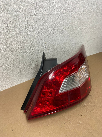 2009 2010 2011 Nissan Maxima Right Passenger RH Side Tail light AD7740 LK1