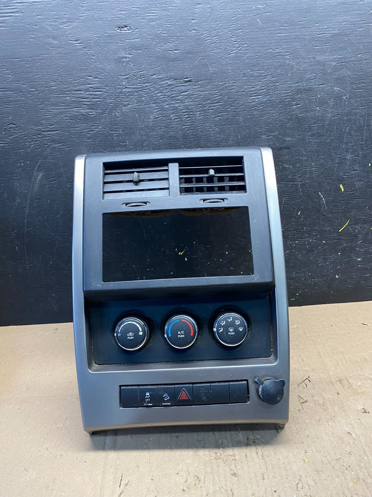 2008 to 2012 Jeep Liberty Dash Climate Temperature Control Radio Bezel r8928 DG0