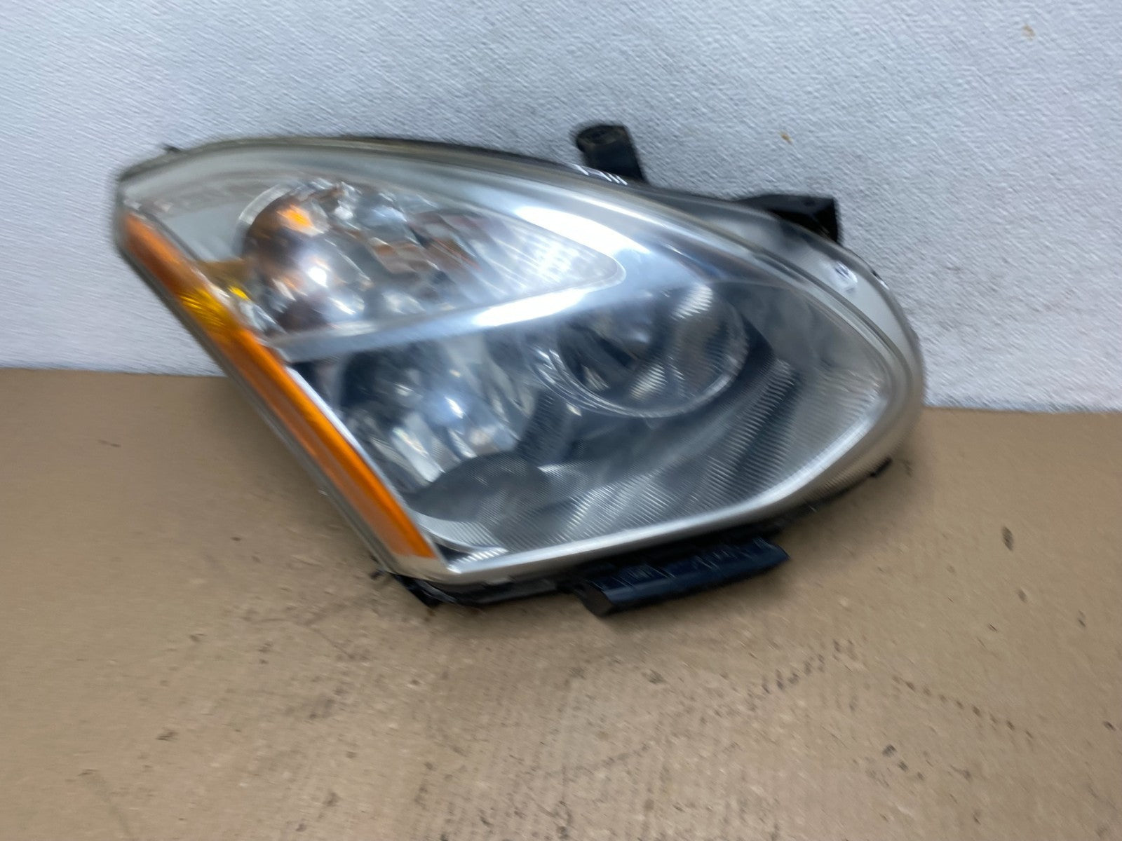 2009-2013 Nissan Rogue Right Passenger Halogen Headlight AF3230 DW1
