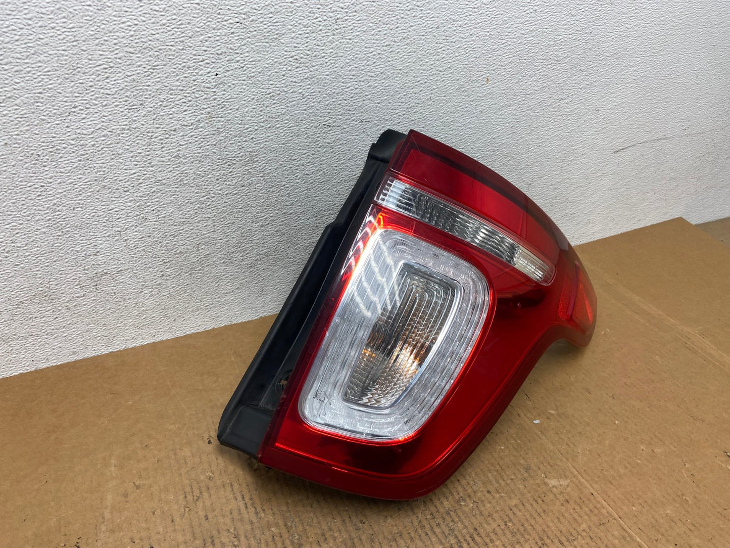 2011-2015 Ford Explorer Police Package Right Passenger Tail light AE1148 LK2