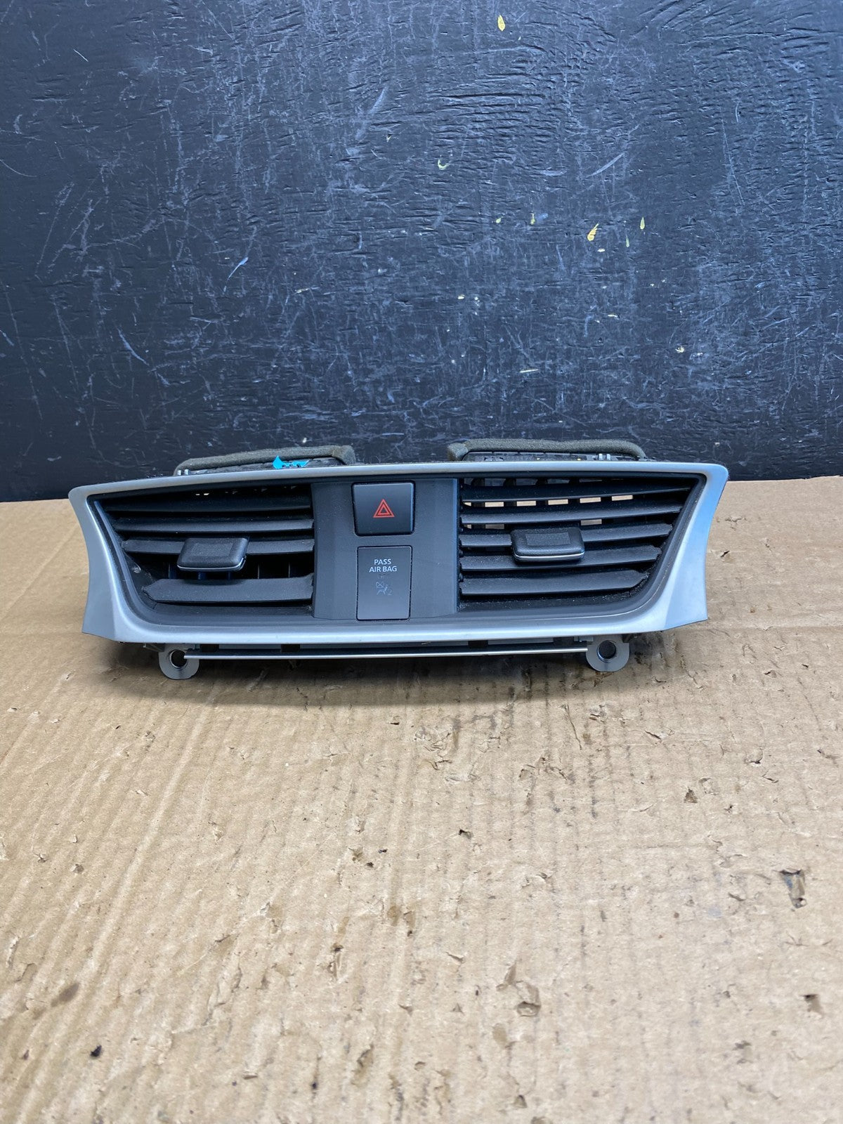 2013 to 2015 Nissan Sentra Air Vents Top Dash Center W/Hazzard Switch ac9619 DG0