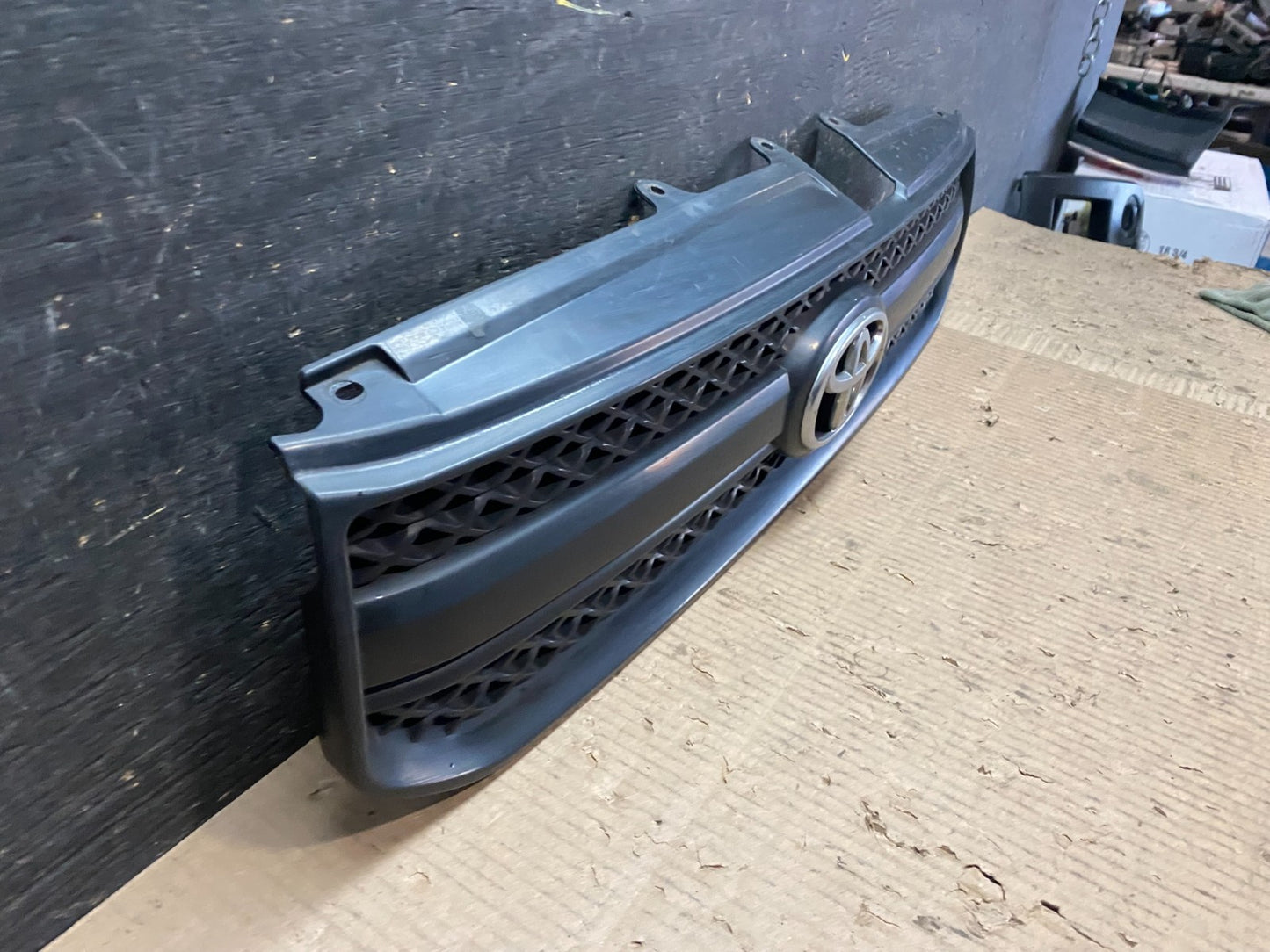 2004 2005 Toyota RAV4 Front Upper Grill Grille DG1 Oem W6157 DG2