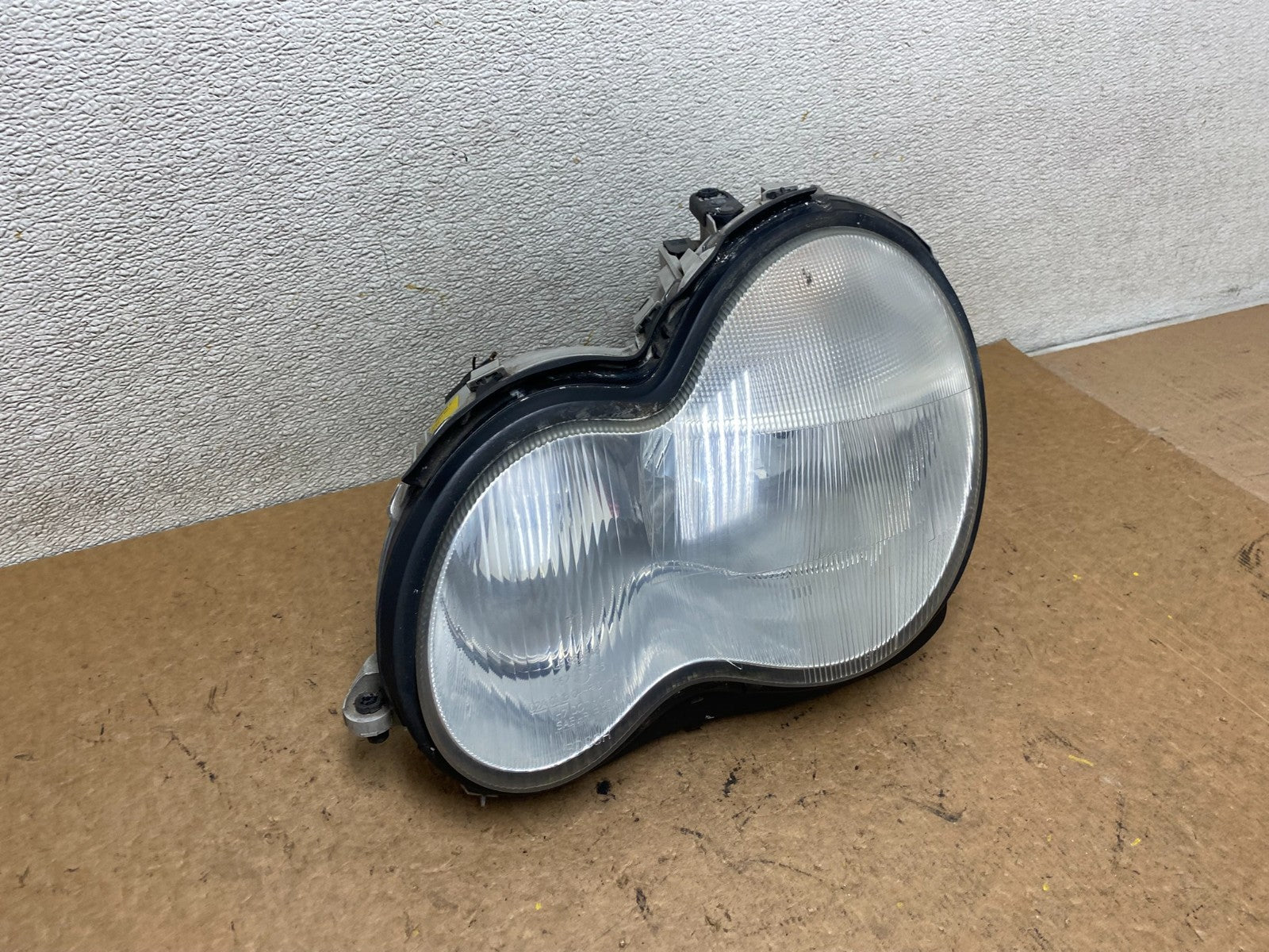 2001-2004 Mercedes-Benz C Class Halogen Left Driver Headlight Oem S7743 DW2