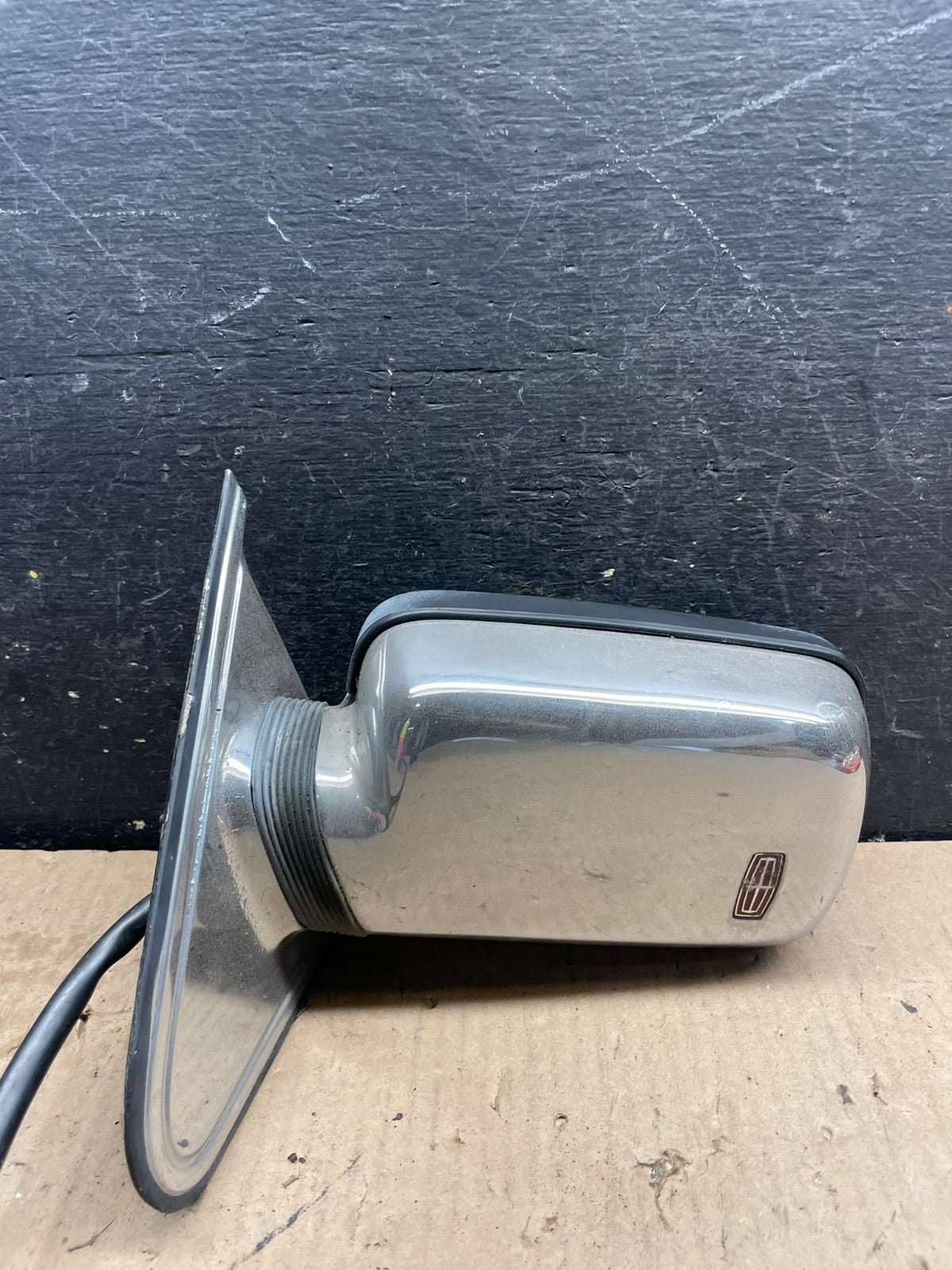 1984 to 1992 Lincoln Mark VIII Left Driver LH Door View Power Mirror s5082 DG0