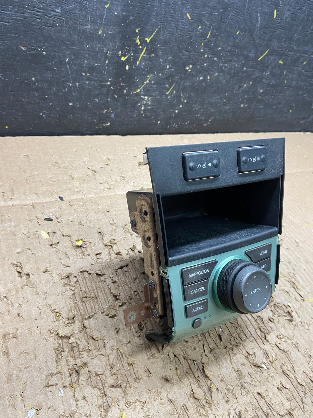 2009 to 2011 Honda Pilot AM FM CD Audio Radio Player Climate Control V7896 DG1