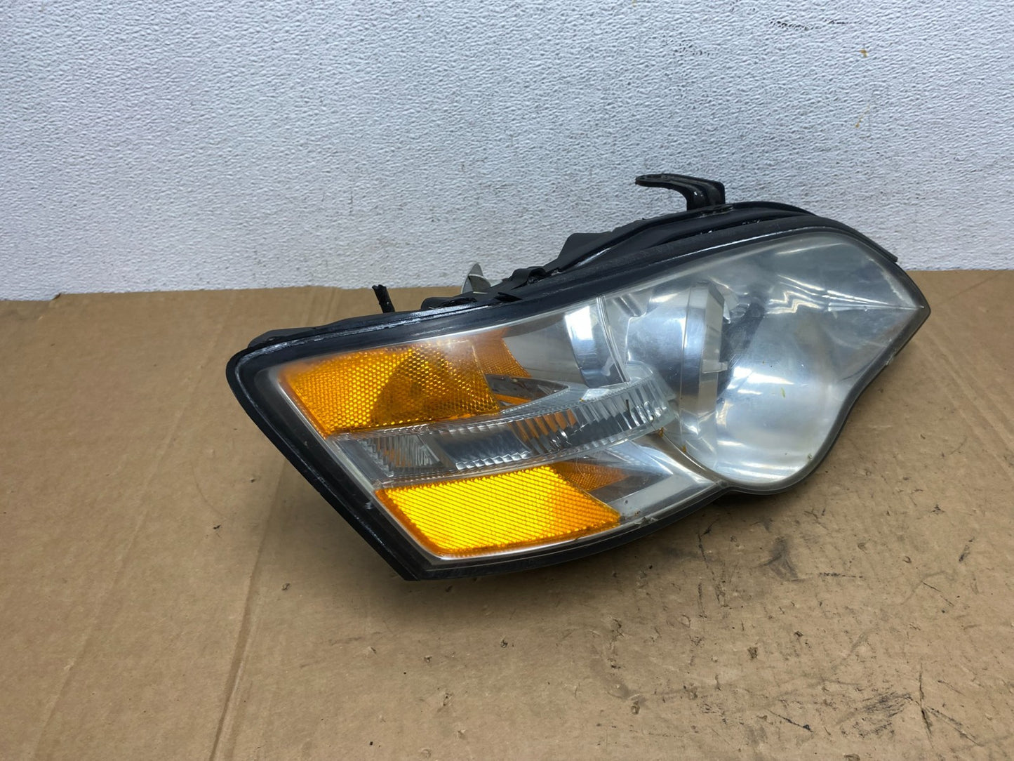 2006 to 2007 Subaru Legacy Right Passenger RH Side Headlight AD3177 DW2