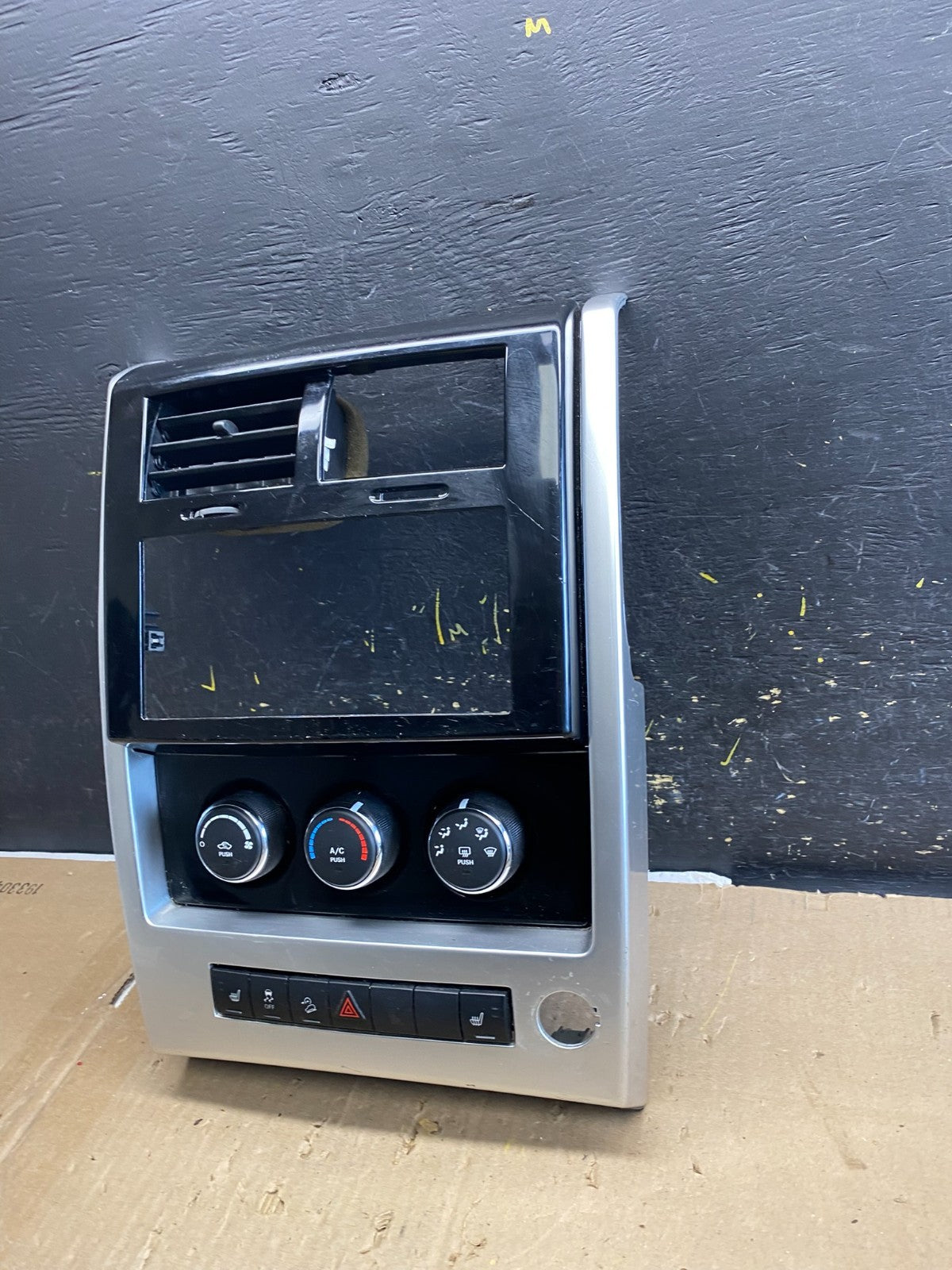 2008 to 2012 Jeep Liberty Dash Climate Temperature Control Radio Bezel ab2230 DG0