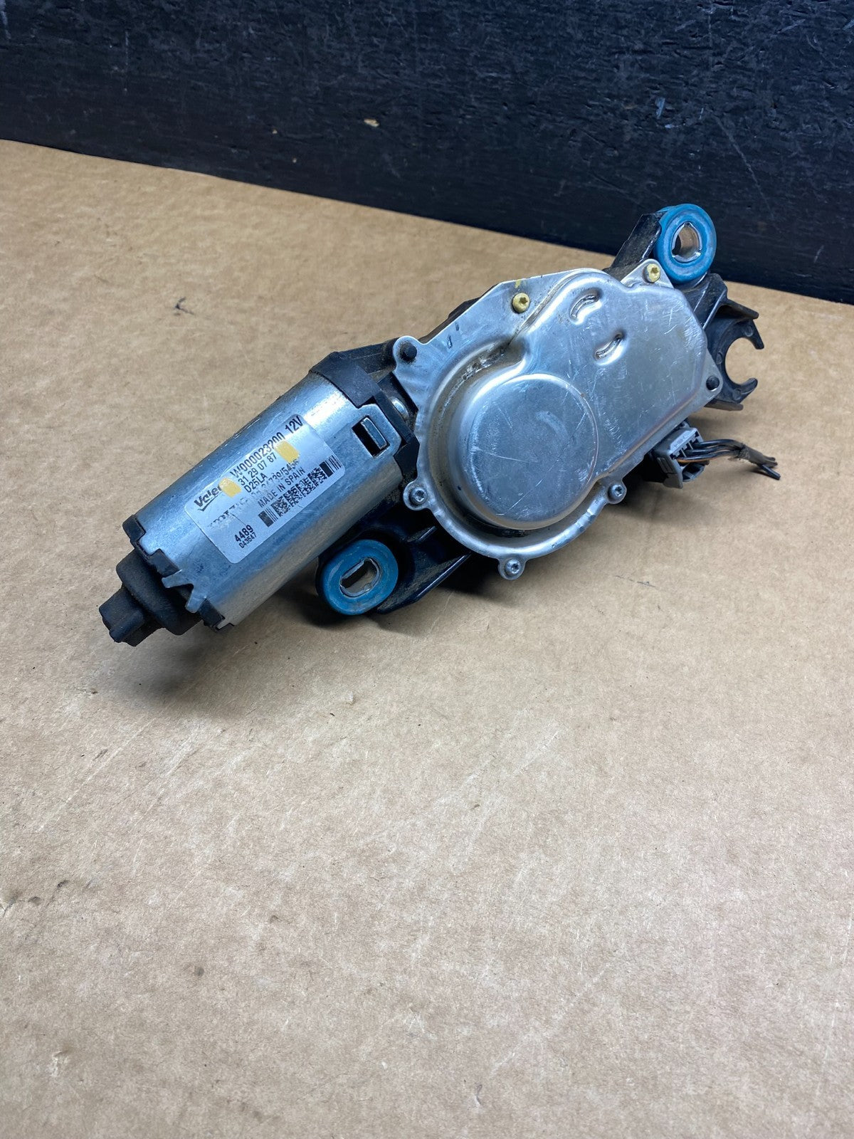 2008-2016 Volvo V70 XC60 XC70 Tailgate Back Door Rear Wiper Motor Wiper AD75083