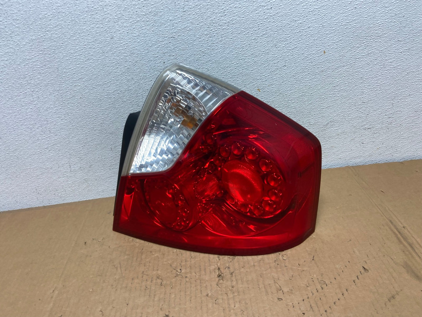 2006 2007 Infiniti M35 M35X M45 Right Passenger Side Tail Light AD1031 LK0