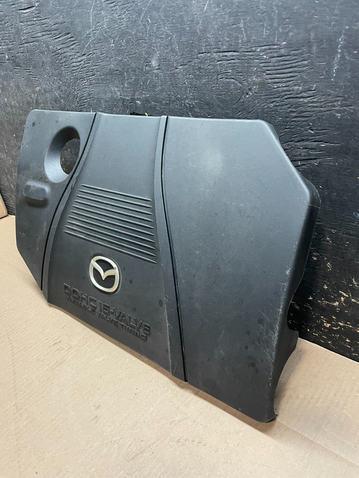 2004 to 2006 Mazda 3 DOHC 16 VALVE Engine Shield Top Cover Oem z8320 DG2