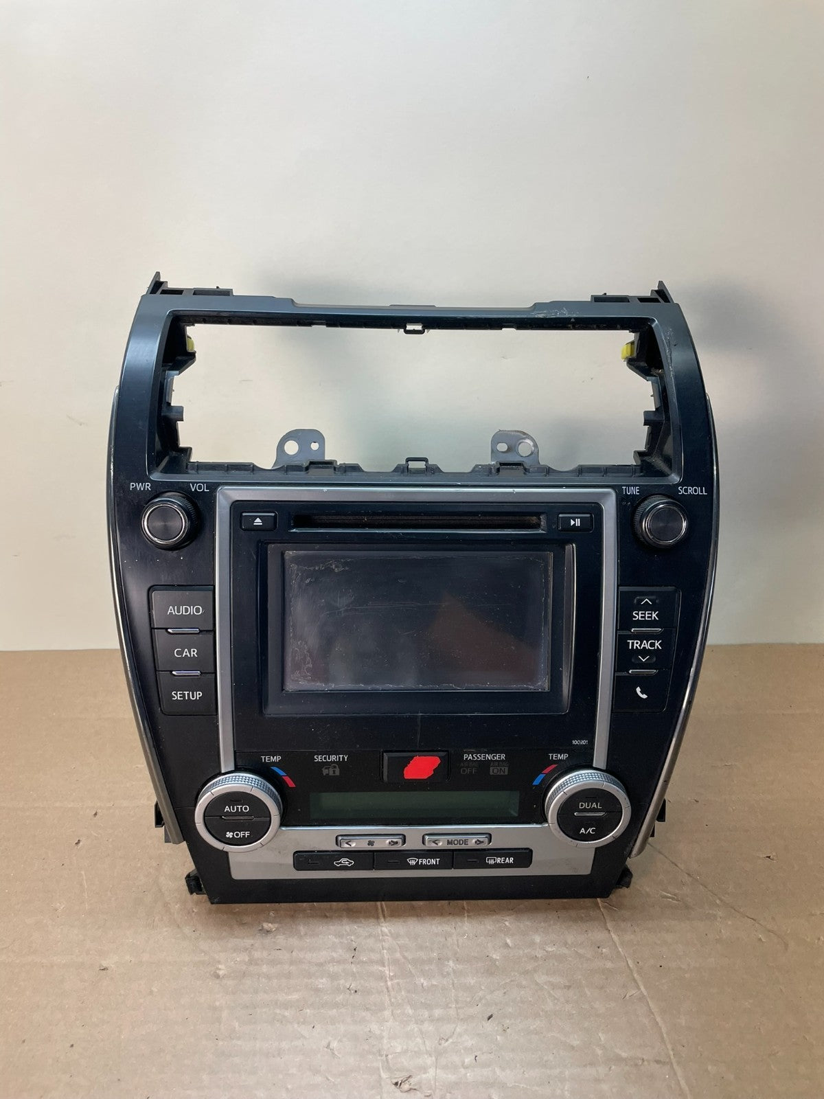 2012 2013 2014 Toyota Camry Radio CD Player Climate Control Bezel ai0553 DG0
