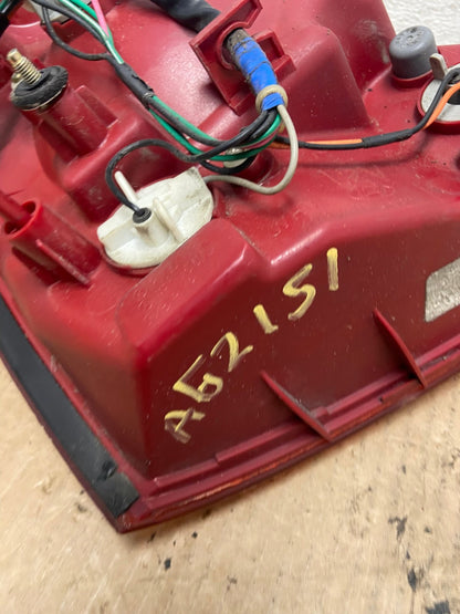 2004 2005 2006 Hyundai Elantra Sedan Right Passenger Tail Light AG2151 LK6
