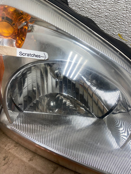 2005 to 2006 Kia Sportage Right Passenger RH Halogen Headlight OEM Y2971 DW3