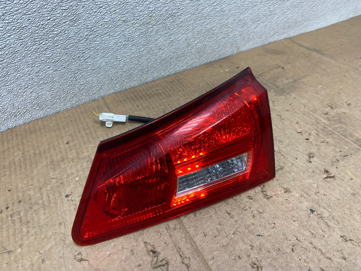 2006 - 2008 Lexus Is250 Is350 Right Passenger RH Inner Tail Light Oem AA8199 LK2