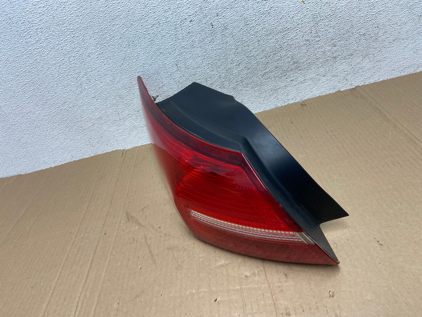 2015 - 2018 Ford Focus Sedan Left Driver LH Tail Light AE8917 LK1